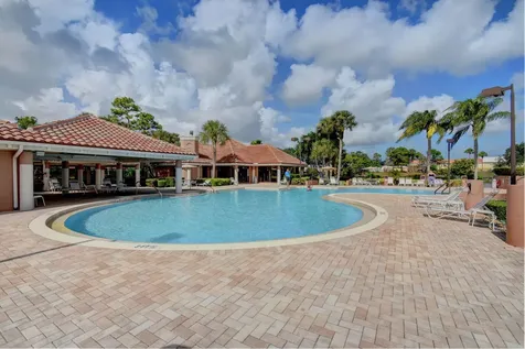 328 Hammocks Trail Greenacres FL 33413