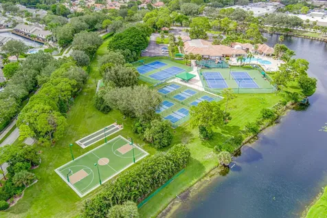 328 Hammocks Trail Greenacres FL 33413
