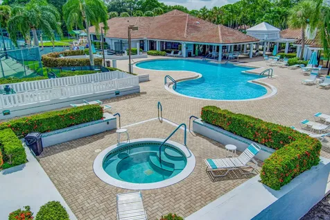 328 Hammocks Trail Greenacres FL 33413