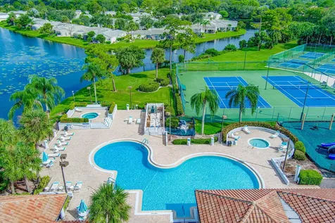 328 Hammocks Trail Greenacres FL 33413