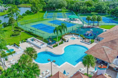 328 Hammocks Trail Greenacres FL 33413