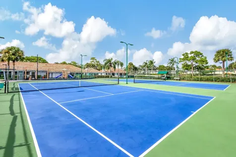328 Hammocks Trail Greenacres FL 33413