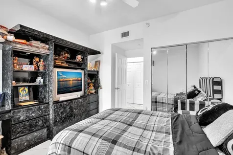 7623 Southampton Terrace Tamarac FL 33321