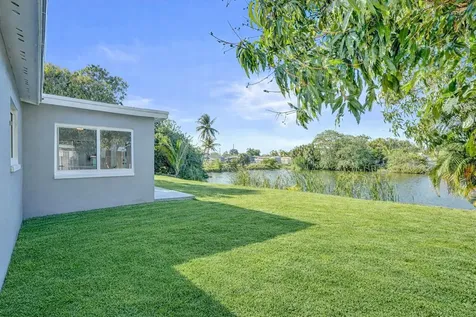 3271 NW 17th Street Lauderhill FL 33311