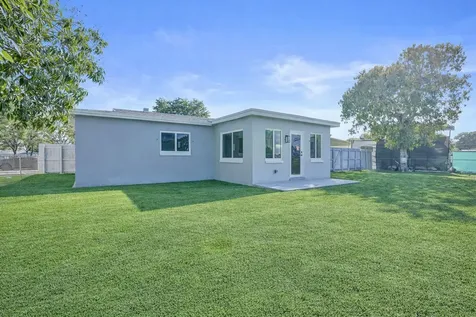3271 NW 17th Street Lauderhill FL 33311