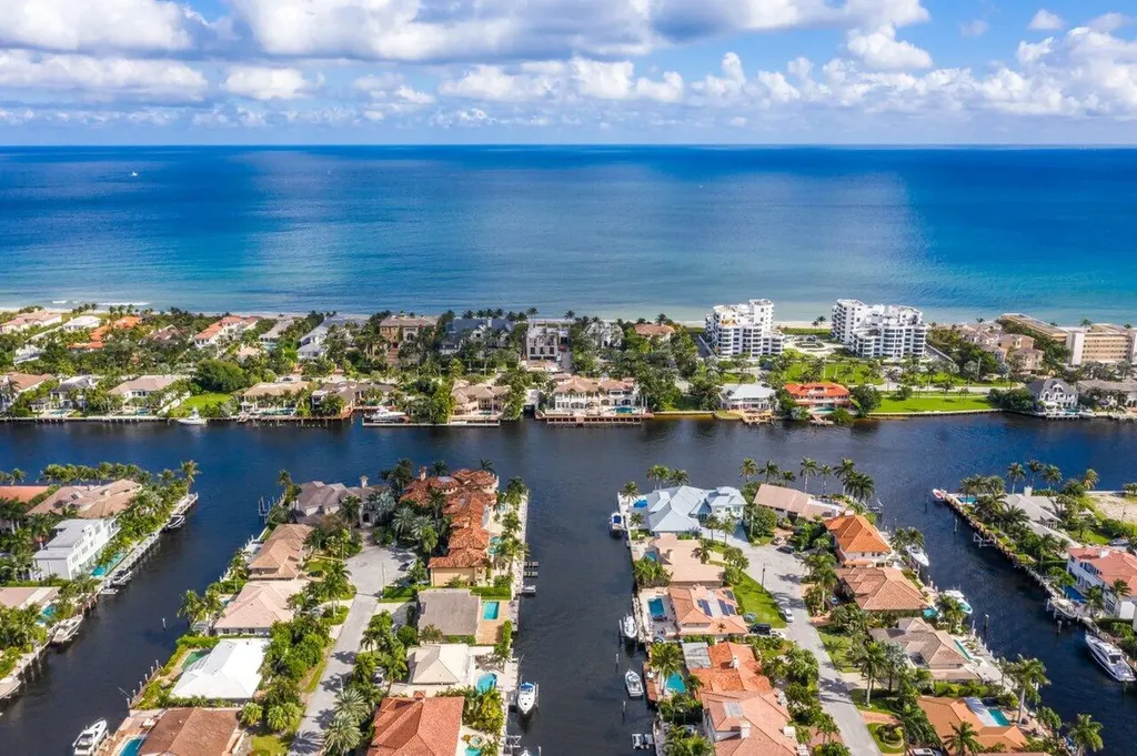 5664 Willow Creek Court Delray Beach FL 33484