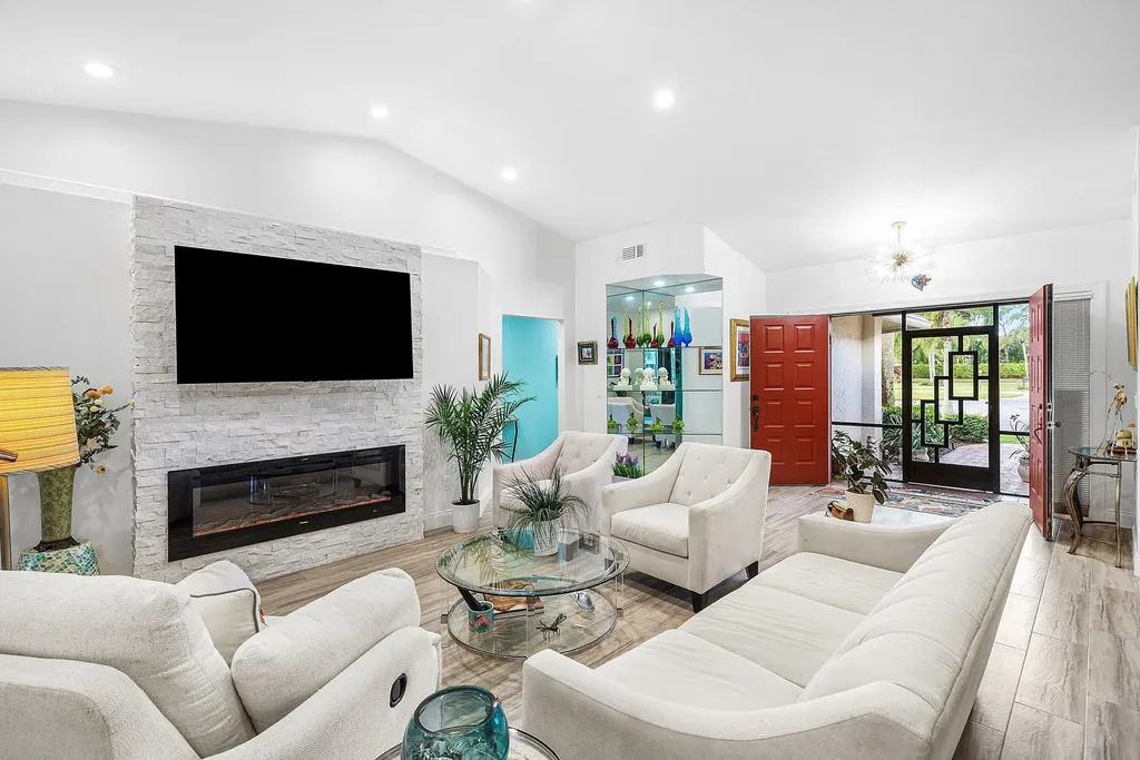 5664 Willow Creek Court Delray Beach FL 33484
