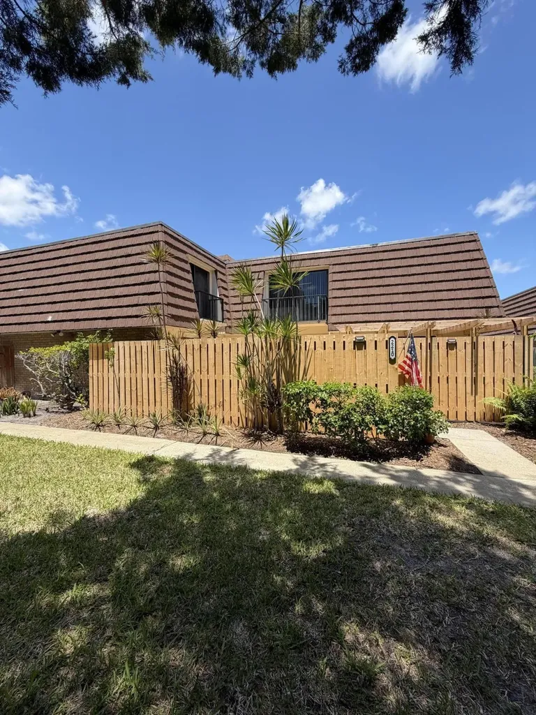 2210 22nd Lane Palm Beach Gardens FL 33418