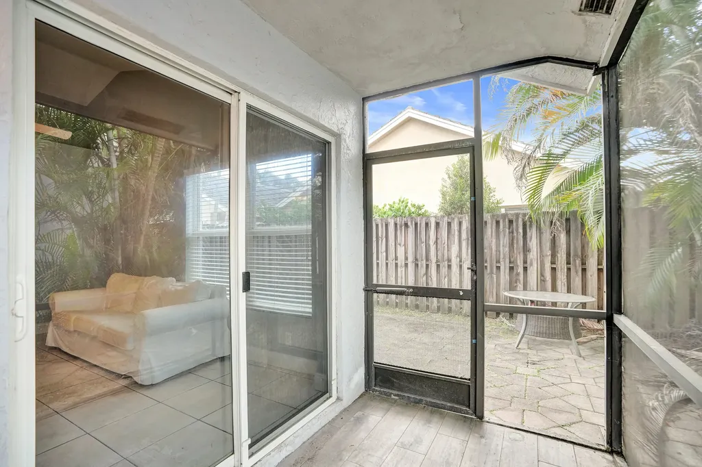 2702 Arborwood Road Davie FL 33328
