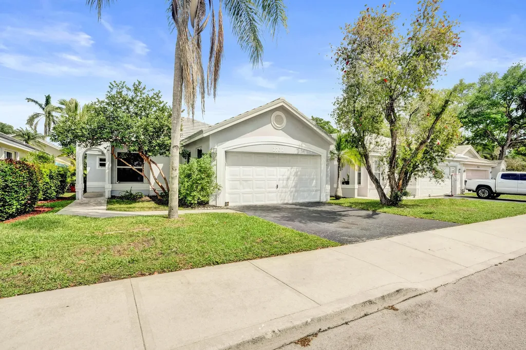 2702 Arborwood Road Davie FL 33328