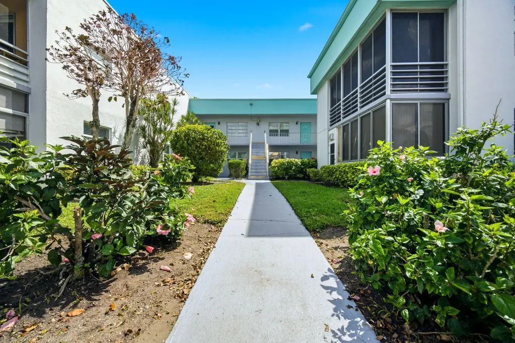 418 Monaco I Court Delray Beach FL 33446