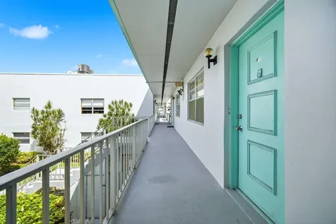 418 Monaco I Court Delray Beach FL 33446