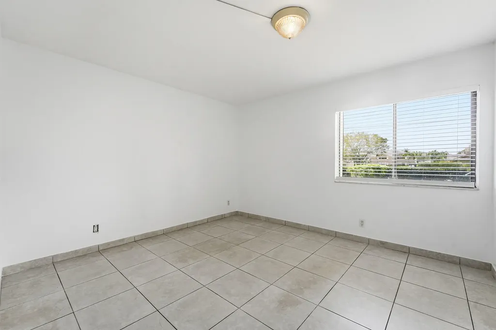 2671 Riverside Drive Coral Springs FL 33065