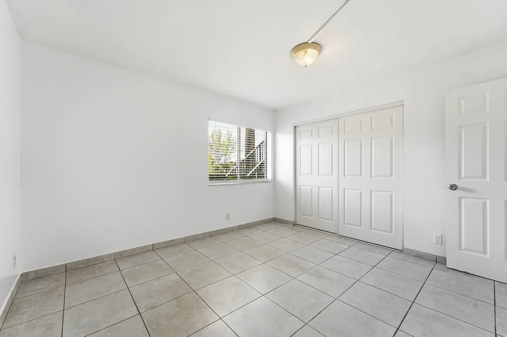 2671 Riverside Drive Coral Springs FL 33065