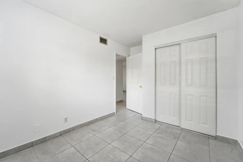 2671 Riverside Drive Coral Springs FL 33065