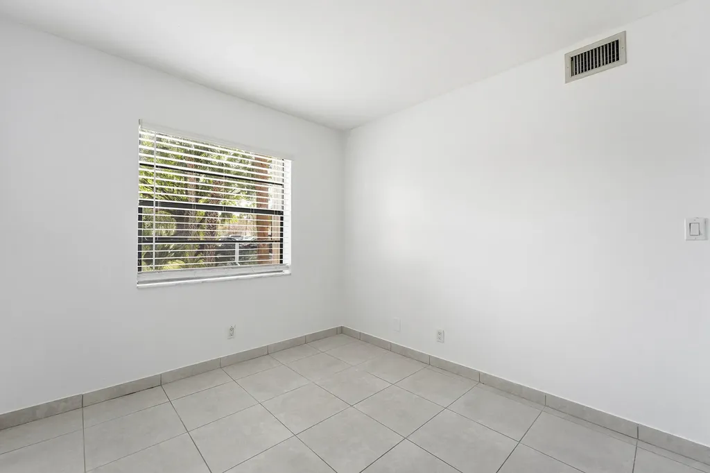 2671 Riverside Drive Coral Springs FL 33065