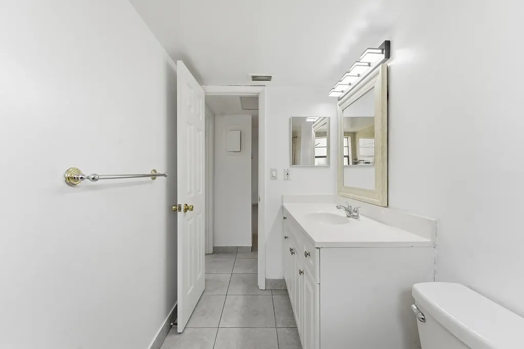 2671 Riverside Drive Coral Springs FL 33065