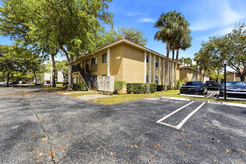 2671 Riverside Drive Coral Springs FL 33065