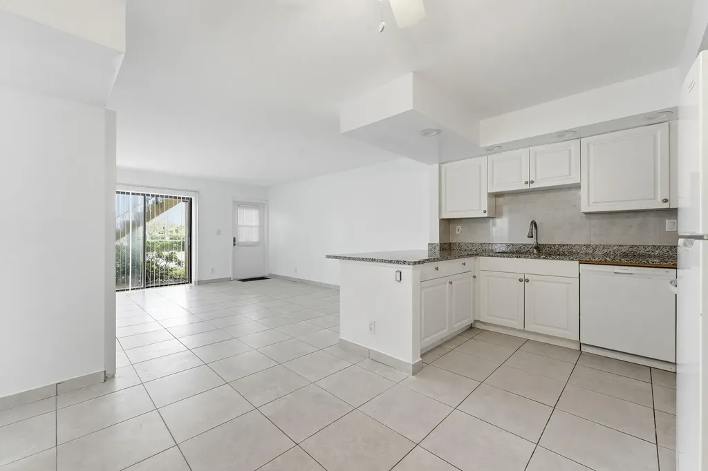 2671 Riverside Drive Coral Springs FL 33065