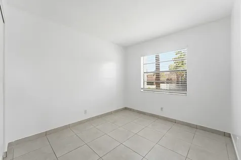 2671 Riverside Drive Coral Springs FL 33065