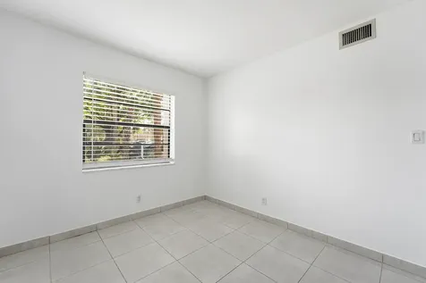 2671 Riverside Drive Coral Springs FL 33065