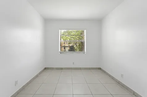 2671 Riverside Drive Coral Springs FL 33065