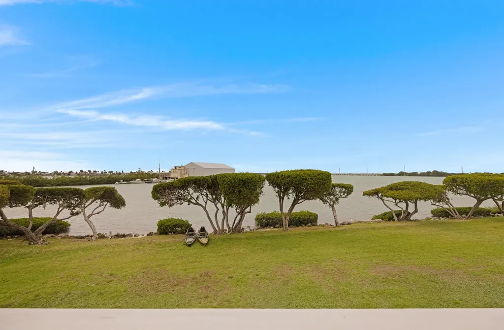 5067 Sunset Village Drive Duck Key FL 33050