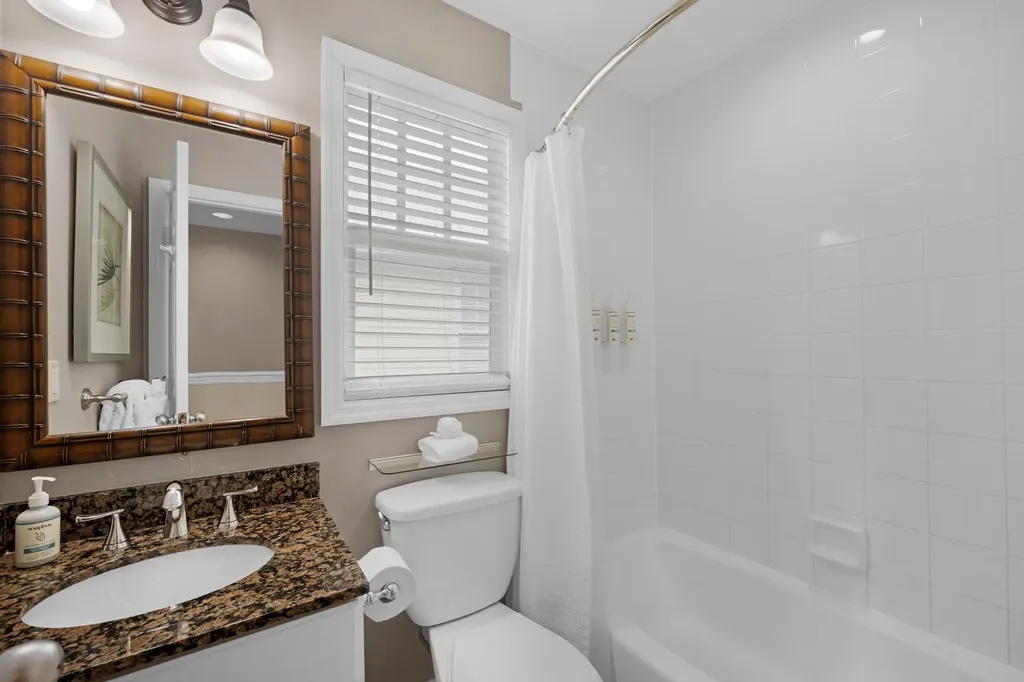 5067 Sunset Village Drive Duck Key FL 33050