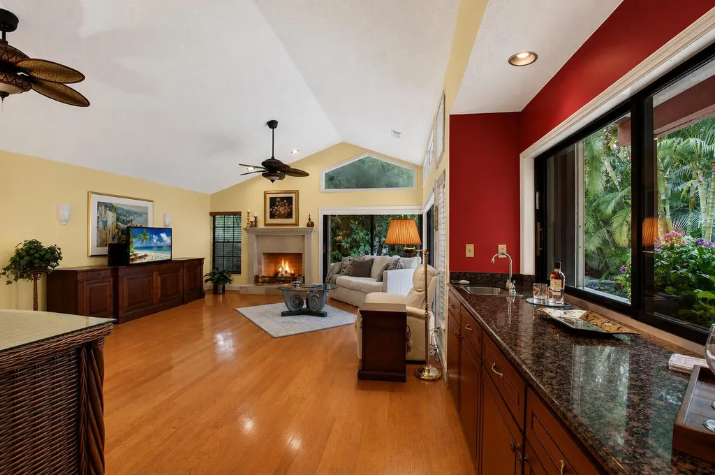 21700 Club Villa Terrace Boca Raton FL 33433