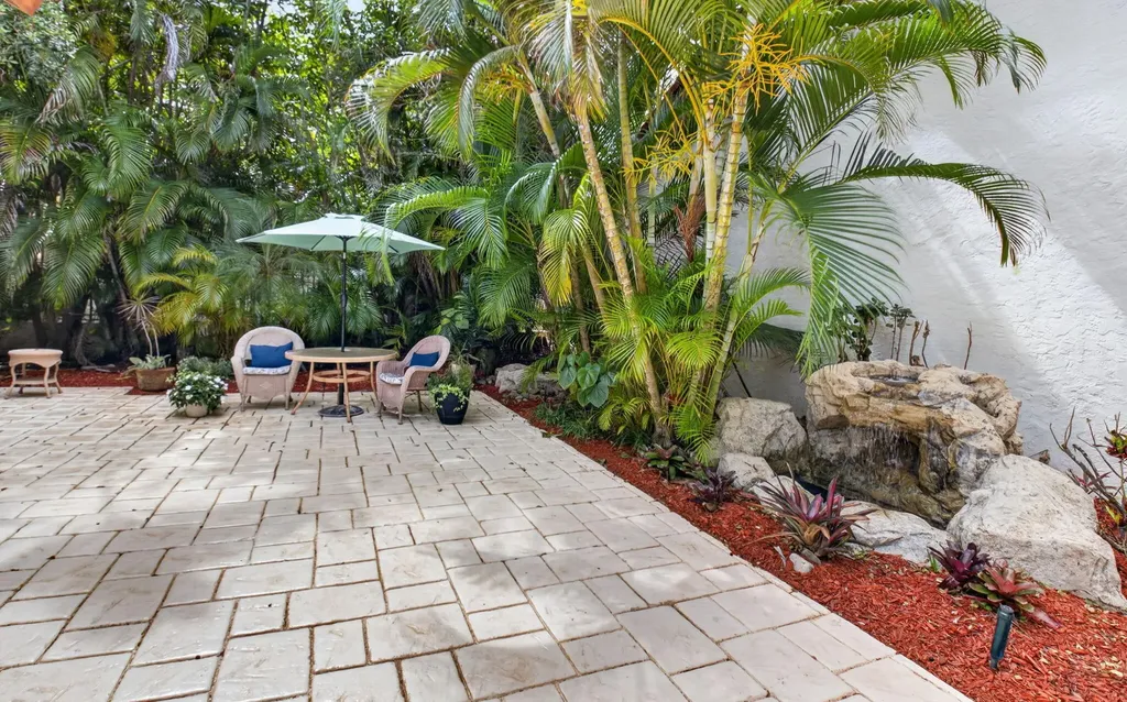 21700 Club Villa Terrace Boca Raton FL 33433