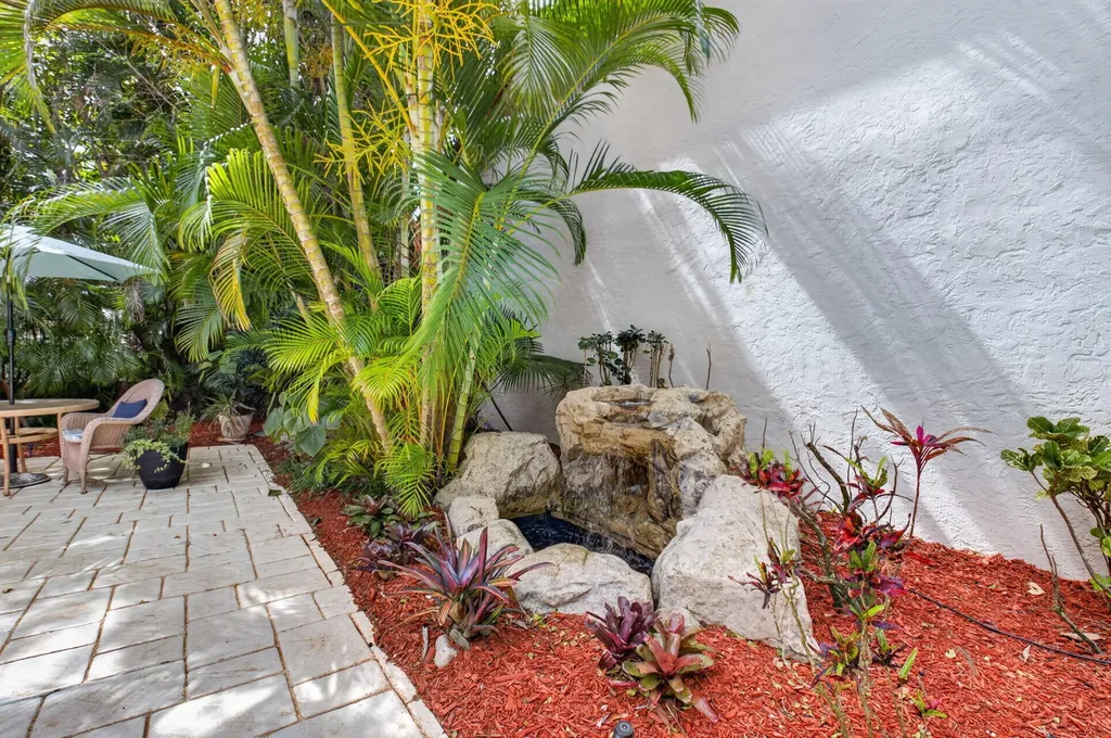21700 Club Villa Terrace Boca Raton FL 33433