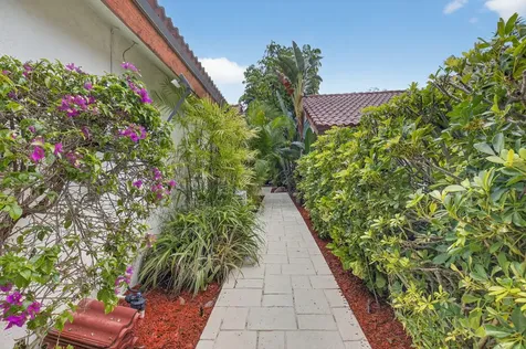 21700 Club Villa Terrace Boca Raton FL 33433