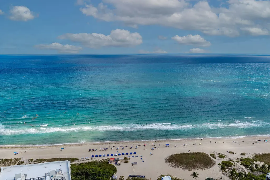 3200 NE 7th Court Pompano Beach FL 33062