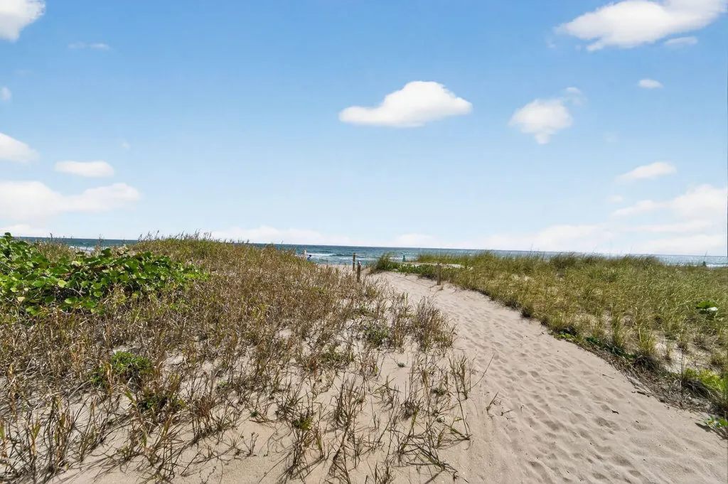 3200 NE 7th Court Pompano Beach FL 33062