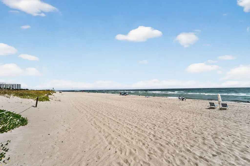 3200 NE 7th Court Pompano Beach FL 33062