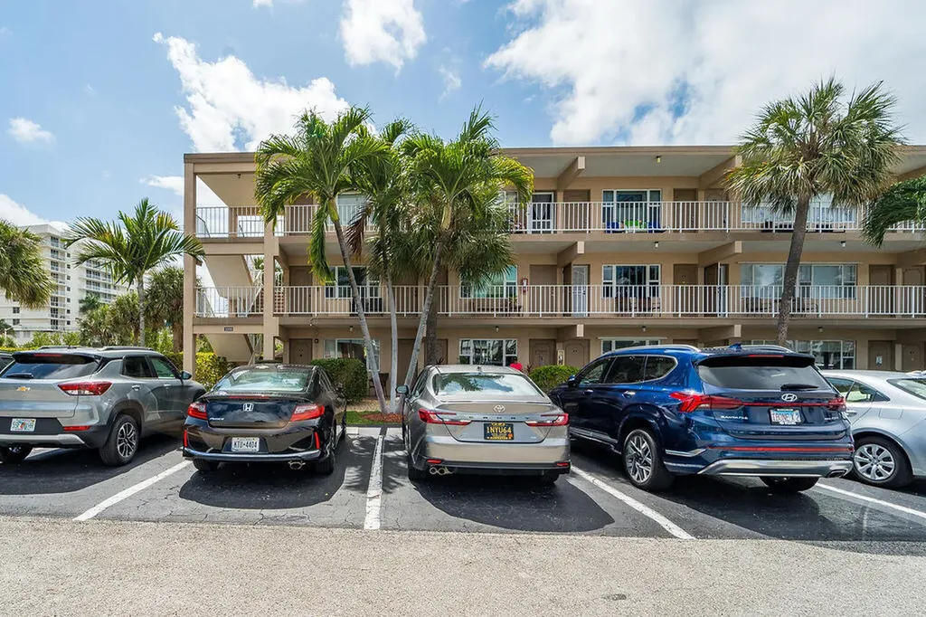 3200 NE 7th Court Pompano Beach FL 33062