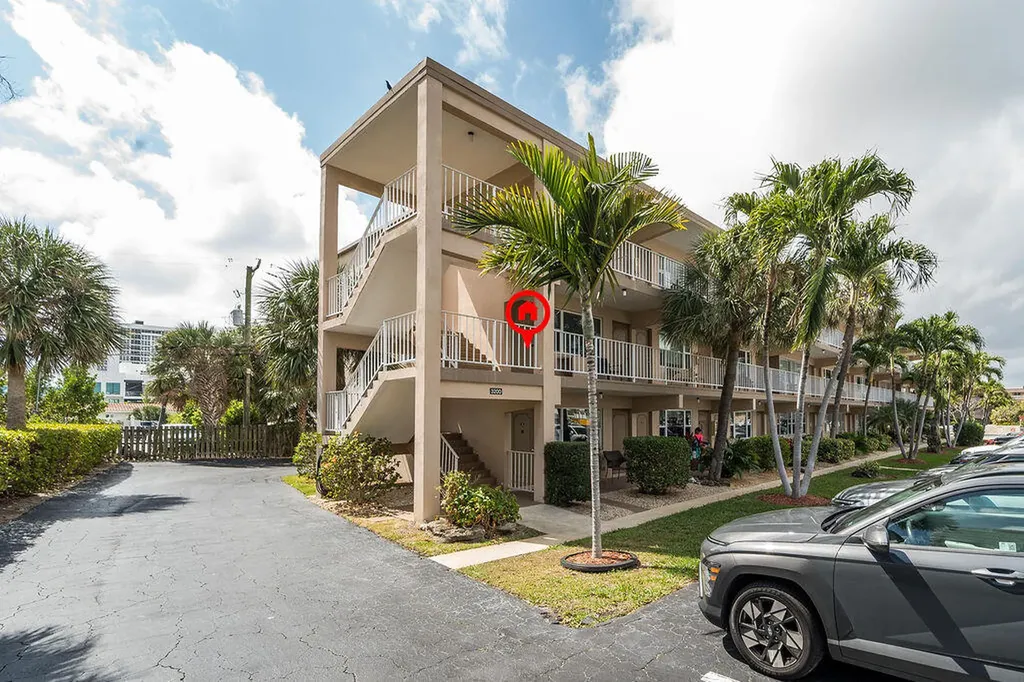 3200 NE 7th Court Pompano Beach FL 33062