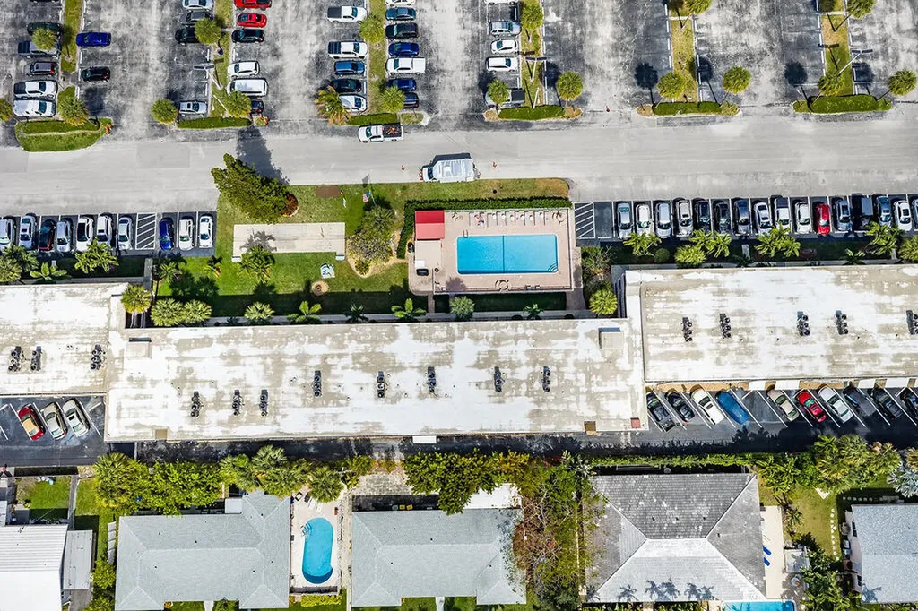 3200 NE 7th Court Pompano Beach FL 33062