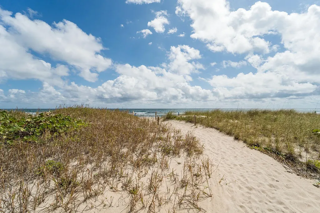 3200 NE 7th Court Pompano Beach FL 33062