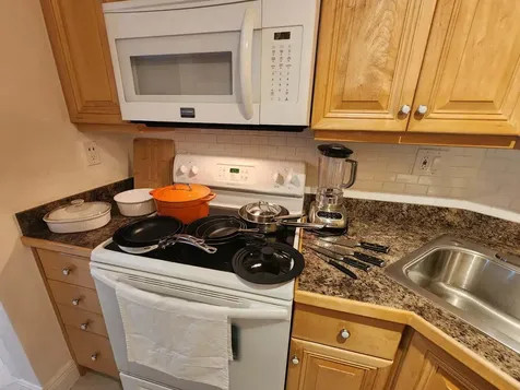 3200 NE 7th Court Pompano Beach FL 33062