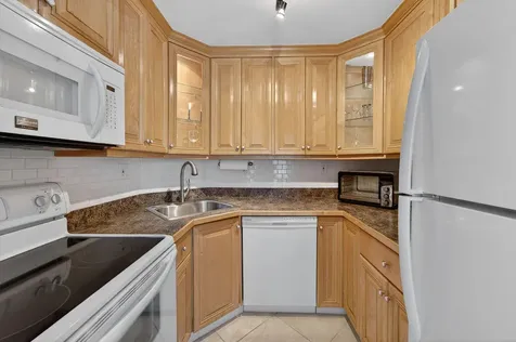 3200 NE 7th Court Pompano Beach FL 33062