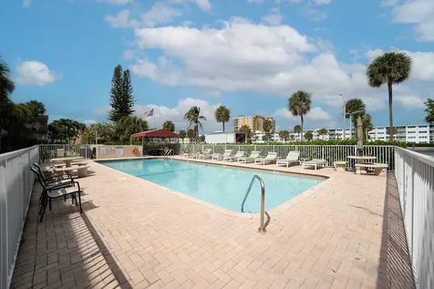 3200 NE 7th Court Pompano Beach FL 33062