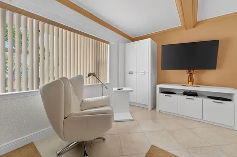 3200 NE 7th Court Pompano Beach FL 33062