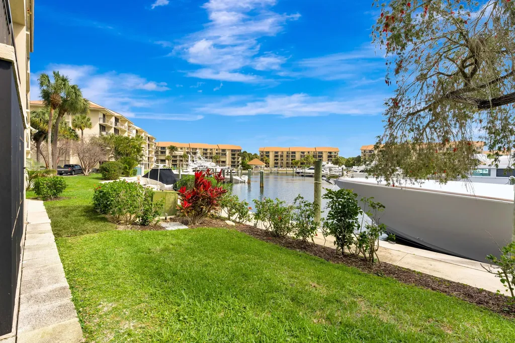 2501 Marina Isle Way Jupiter FL 33477