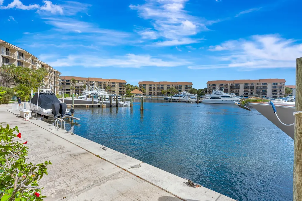 2501 Marina Isle Way Jupiter FL 33477
