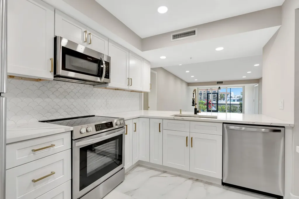 2501 Marina Isle Way Jupiter FL 33477