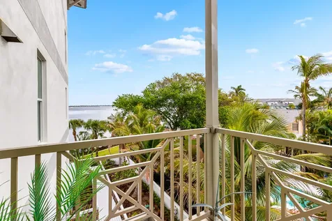 41 SW Seminole Street Stuart FL 34994