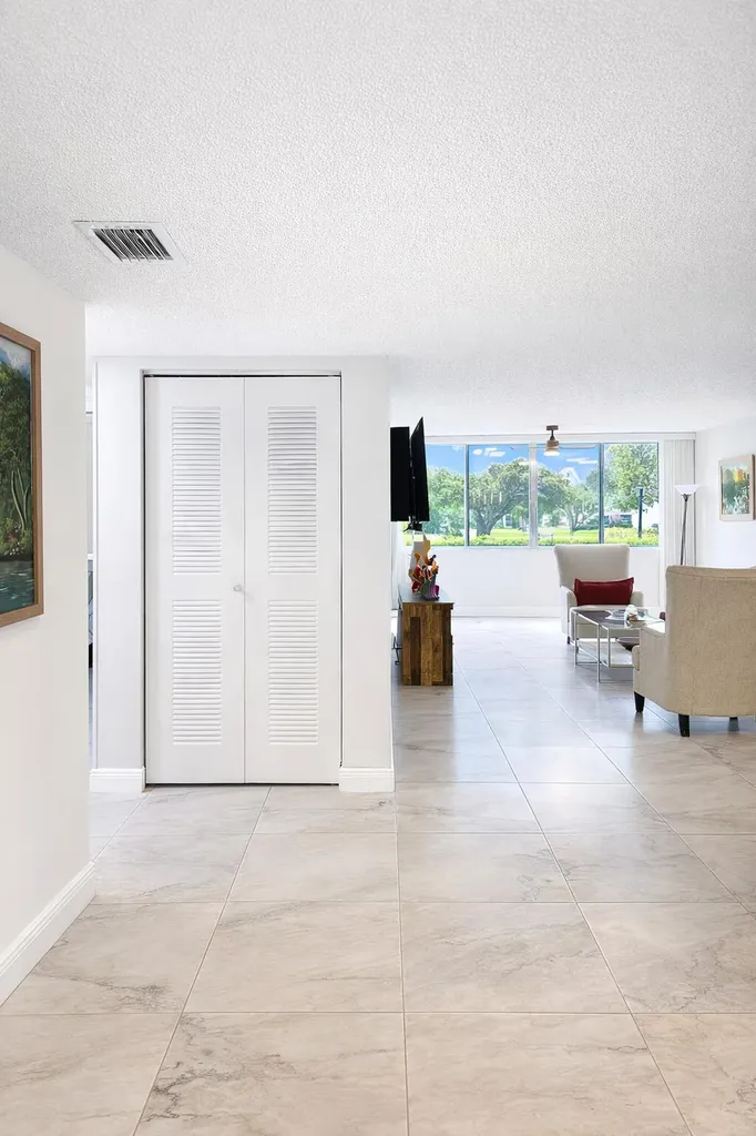 6698 N 10th Avenue Avenue N Lake Worth FL 33467