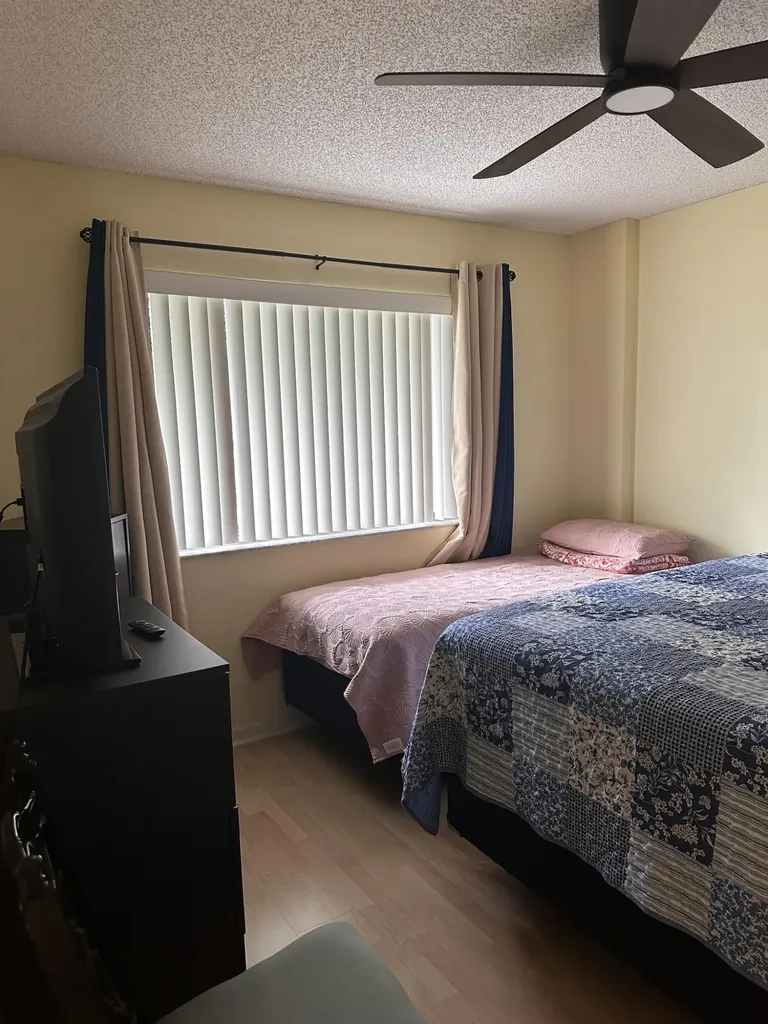 6698 N 10th Avenue Avenue N Lake Worth FL 33467