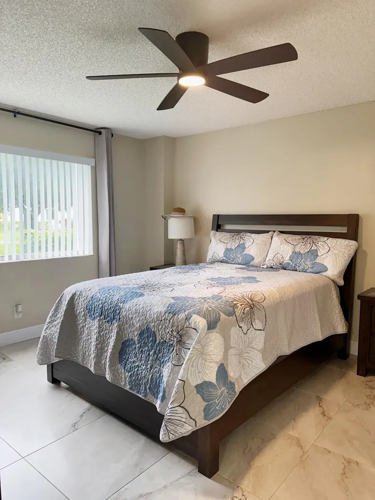 6698 N 10th Avenue Avenue N Lake Worth FL 33467